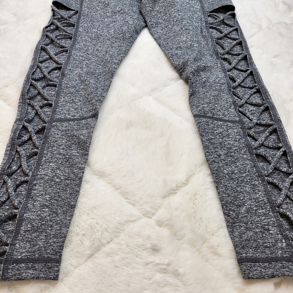 Zella women’s small leggings grey gray excellent condition - Picture 3 of 6